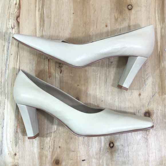 Nine West Leather Pumps in Cream 90s y2k Square Toe 6.5 - Picture 2 of 8